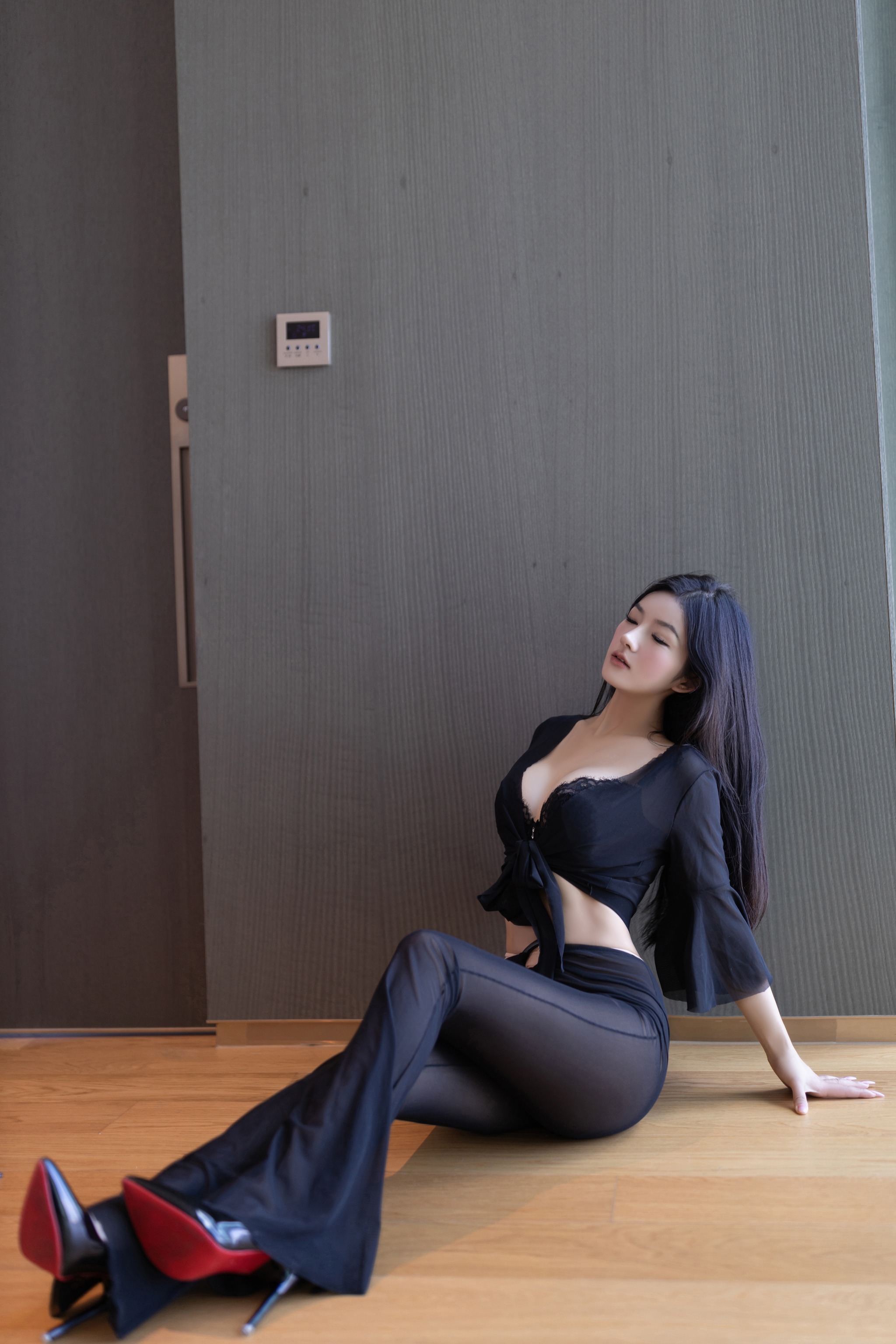 图片[1]-谭小灵 – NO.001 黑色蕾丝透视装[80P]-XikXak